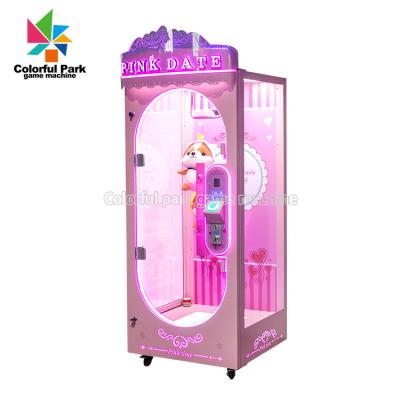 China PINK DATE Jogos de interior boneca de garra vendendo máquina de jogo de presente de corte sem personalização necessária à venda