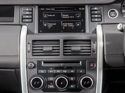 中国 Multimedia Build In Land Rover Android Auto With Podcasts Wirelessly Connection 販売のため