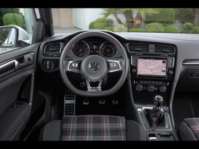 China Automotive Multimedia Video Interface Golf MK7 VW VOLKSWAGEN With WhatsApp for sale