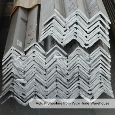 China Barra de ángulo de acero inoxidable desigual de acero inoxidable laminada en caliente del perfil 304 de la esquina en venta