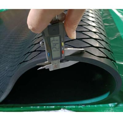 China Plain Type And Diamond Grooved Rubber Lagging Sheet For Conveyor Roller for sale