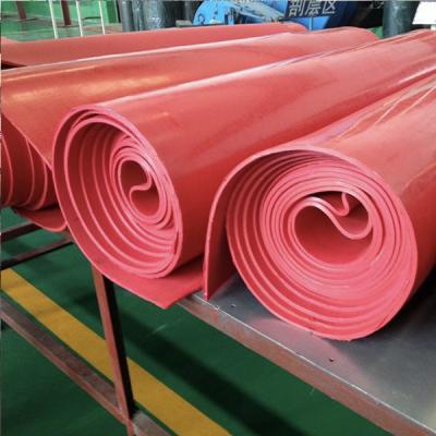 China hoja roja del trazador de líneas de goma del grueso de 30m m para el canal inclinado de transportador en venta