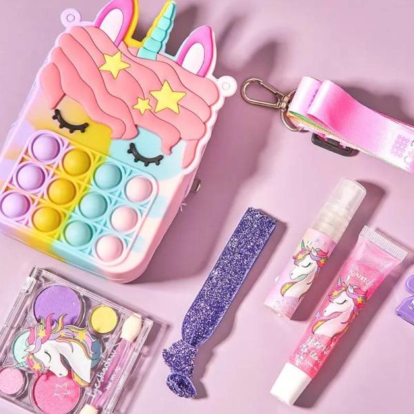 Quality Fashionable Little Girls Makeup Kit Real Makeup Set Toy Child Friendly for sale