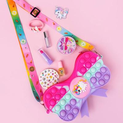 China OEM Play Makeup Kit Unicorn Makeup Set Pretend Play Toy With Coin Purse for sale