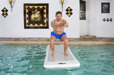 China Logo Printed Inflatable Yoga Mat Balance Platform For Swimming Pool for sale