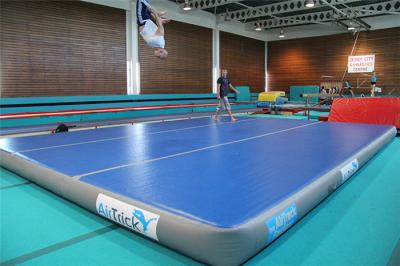 Chine tapis gonflable d'accident de cascade de 12*12m, tapis de pratique en matière de gymnastique pour des sports à vendre