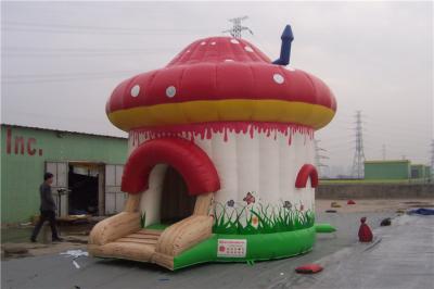 China Castelo de salto inflável da forma da barraca da abóbada, UV da casa do salto dos esportes anti à venda