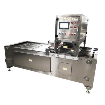 China Plastic Tray Heat Sealing Machine For Roll Film 25-45trays/Min for sale