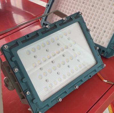 China Lâmpada de inundação LED à prova de explosão ATEX/IECEx 50 W, 150 W e 200 W, resistente à água IP66 para zonas perigosas da zona 1/2 e da zona 21/22 for sale