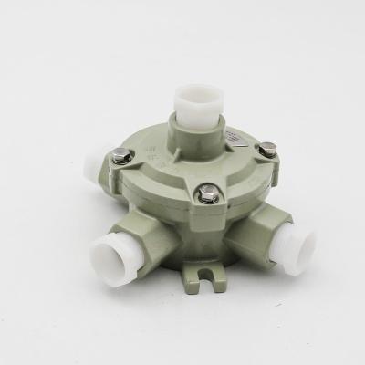 China Explosieveilige lasdoos voor de olie- en gasindustrie G1/2 kabelinvoer Wandmontagemethode Geschikt voor gevaarlijke zones Te koop