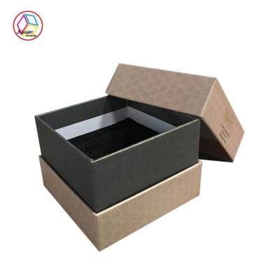 中国 折り畳み式の設計を包む誕生日プレゼントのための正方形のボール紙のギフト用の箱 販売のため