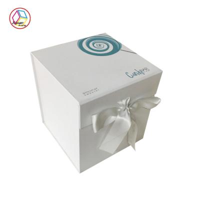 China Cubic Foldable Ivory Board Cardboard Gift Boxes Matte Lamination for sale