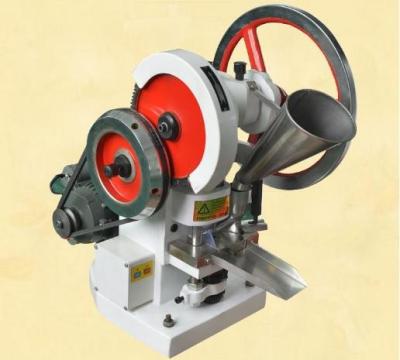 Cina Singoli pc/ora della piccola scala 6000 della macchina della stampa della compressa del laboratorio della perforazione di 580x450x625 millimetro in vendita