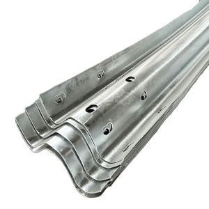 China Corrosion Resistant Customized Steel Guardrails International ISO1461 EN1317 en venta
