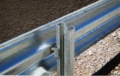 China 750Mpa Strength Steel Highway Guardrail System W Beam With Pole Hot Dip Galvanized 80µm for sale