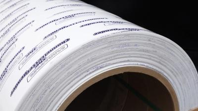 China AA3003 1,00 mm Dicke 131 mm Weiss vorgefärbt Aluminium Spirale Farbe beschichtet Kanalbrief Aluminium Spirale für Werbung zu verkaufen