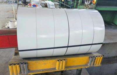 Китай Сплав 3003 1,00 мм Толщина предварительно окрашенная алюминиевая полоса высокая блестящая белая алюминиевая катушка, используемая для изготовления канальных писем продается