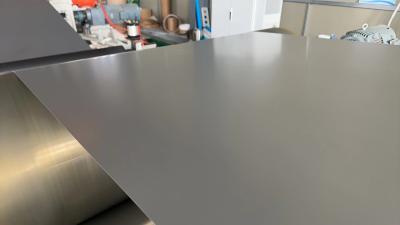 China Kleurbedekte/voorgeverfde aluminiumplaat voor plafond en buitenmuur Te koop