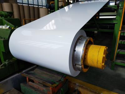 中国 アルミニウム合金3105 白色 26 寸径 厚さ PE塗料 アルミニウム水槽製造に使用されるプリペイントアルミニウムコイル 販売のため