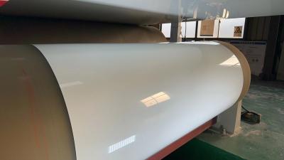 Китай Коррозионно устойчивая предварительно окрашенная алюминиевая катушка серии 3000 с защитным покрытием продается