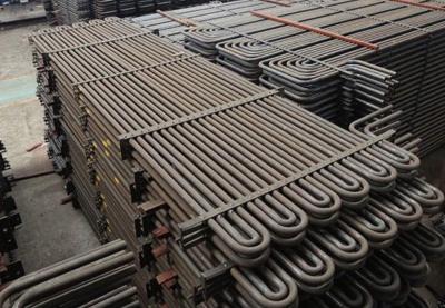 China Tubo Serpentine de aço inoxidável sem costura U Bend para caldeira à venda