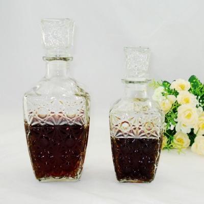 China Empty glass whiskey bottles for sale