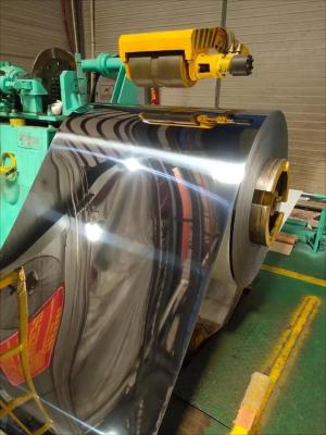 China Banda de bobina de acero inoxidable de la serie 200/300/400/600 con longitud de 1000-6000 mm y protección de la superficie con película PE/PVC en venta