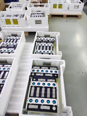 Κίνα Εναρμονίσιμη μπαταρία LiFePO4 10KWH 51.2V 200AH με συνεχές ρεύμα εκφόρτισης 100A για το ηλιακό σύστημα προς πώληση