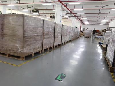 Κίνα Εναρμονίσιμη μπαταρία LiFePO4 10KWH 51.2V 200AH με συνεχές ρεύμα εκφόρτισης 100A για το ηλιακό σύστημα προς πώληση