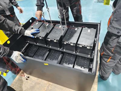 Κίνα 80V 400AH μπαταρία ανελκυστήρα με έξυπνο BMS για την εξασφάλιση της ασφάλειας προς πώληση