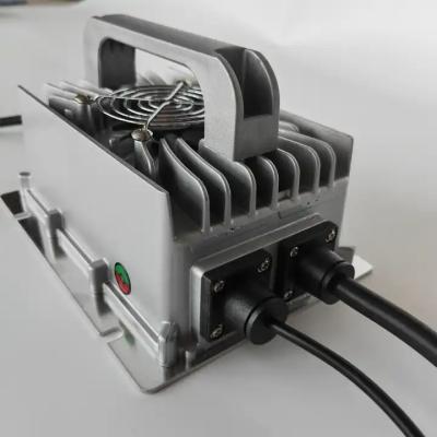 China Schnellladung 800 W Lithium-Ionen-Batterielader für 72 V Elektroautos Fahrräder Fegen Motorräder zu verkaufen