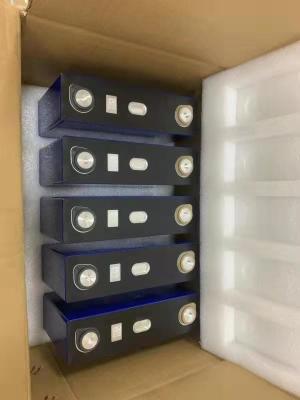 Chine Cellules de batterie des CB TUV 3,2 V 100Ah LifePo4 avec Shell en aluminium à vendre