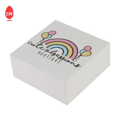 China Embossing  White Cardboard Gift Packaging Box With Matte Laminated for sale
