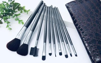 China Silver-grey cosmetic brush set beauty makeup tool brush set color makeup brush full set super soft brus for sale