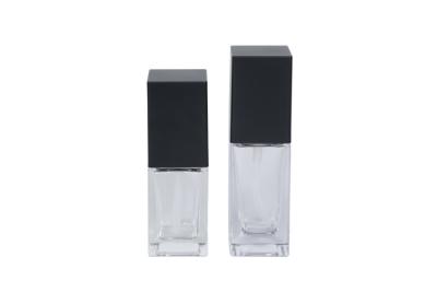 China 20ml / 30ml Square Shape Glass Foundation Bottle Cosmetic Beauty Packaging UKE04 for sale