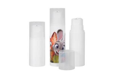 中国 150ml 200ml 250ml白いプラスチックPPの空気のないびんの化粧品の包装の容器UKA21 販売のため