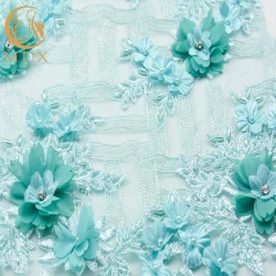 Chine La broderie de luxe à la mode de tissu de dentelle de la fleur 3D a perlé des paillettes lacent le tissu à vendre