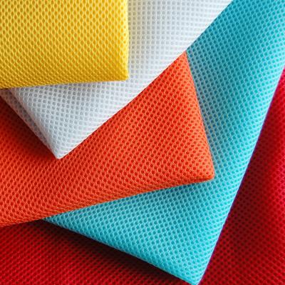 Chine Tissu en maille de polyester de 3 mm 100 tissé en maille respirante pour chaussures à vendre