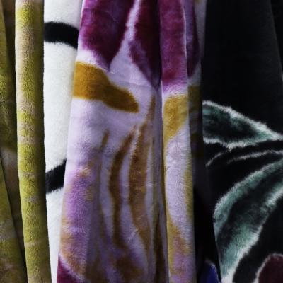 Китай Мягкое стильное фальшивое шерстяное одеяло роскошное теплое коралловое взвешенное одеяло складное продается