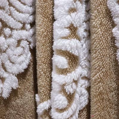 China OEM Antiestático Coral Blanco de lana Cobijas de piel falsas para el invierno en venta