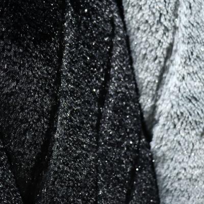 China 100% polyester Koralen Vlies Valse bont Verwarmde deken Minky Zwarte Valse bont Gooi deken Te koop