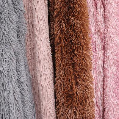 China HomeLightweight Faux Fur Throw Blanket High Durability Fluffy Fur Blanket for sale