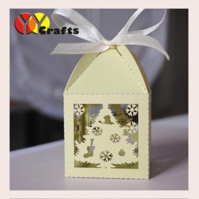 Chine Les boîtes-cadeau de mariage libèrent le ruban indien de boîtes de bonbon à boîte de faveur de mariage coupé par laser de logo des métiers de YO-YO pour le jour de Noël à vendre