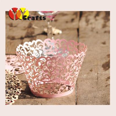 中国 レーザーはカップケーキのラッパー結婚のためのピンク レーザーの切断のキヅタのツルのカップケーキのラッパーの花の枝レースのカップケーキのラッパーを切りました 販売のため
