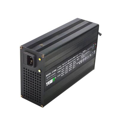 China 900W 24 voltios OEM del cargador de batería del AGV de 25 amperios/ODM MCU controló en venta