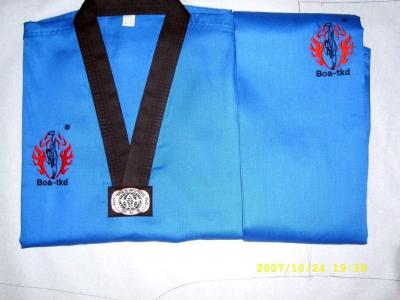 China Blauw en Zwart Eenvormig Taekwondo/V - hals Tae Kwon Do Uniforms Te koop
