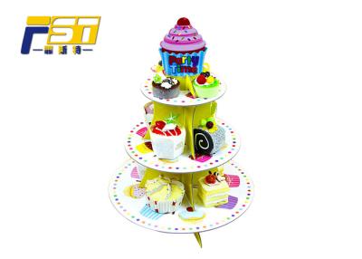 China Fácil desmonte a exposição do bolo do cartão 3Tiers com impressão a cores de CMYK para o partido à venda
