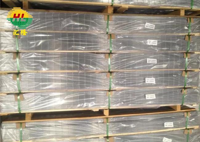 Welded wire mesh panel packaging example