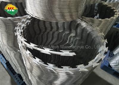 China 450mm Diameter Concertina Razor Wire Fence 8-10m Length for sale