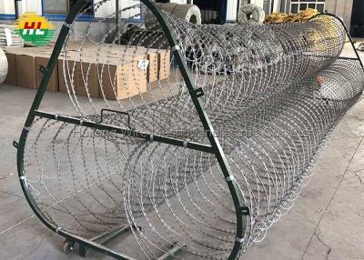 China pesado acordeón del alambre del filamento triple de 730m m galvanizado para la alta seguridad de la barrera en venta